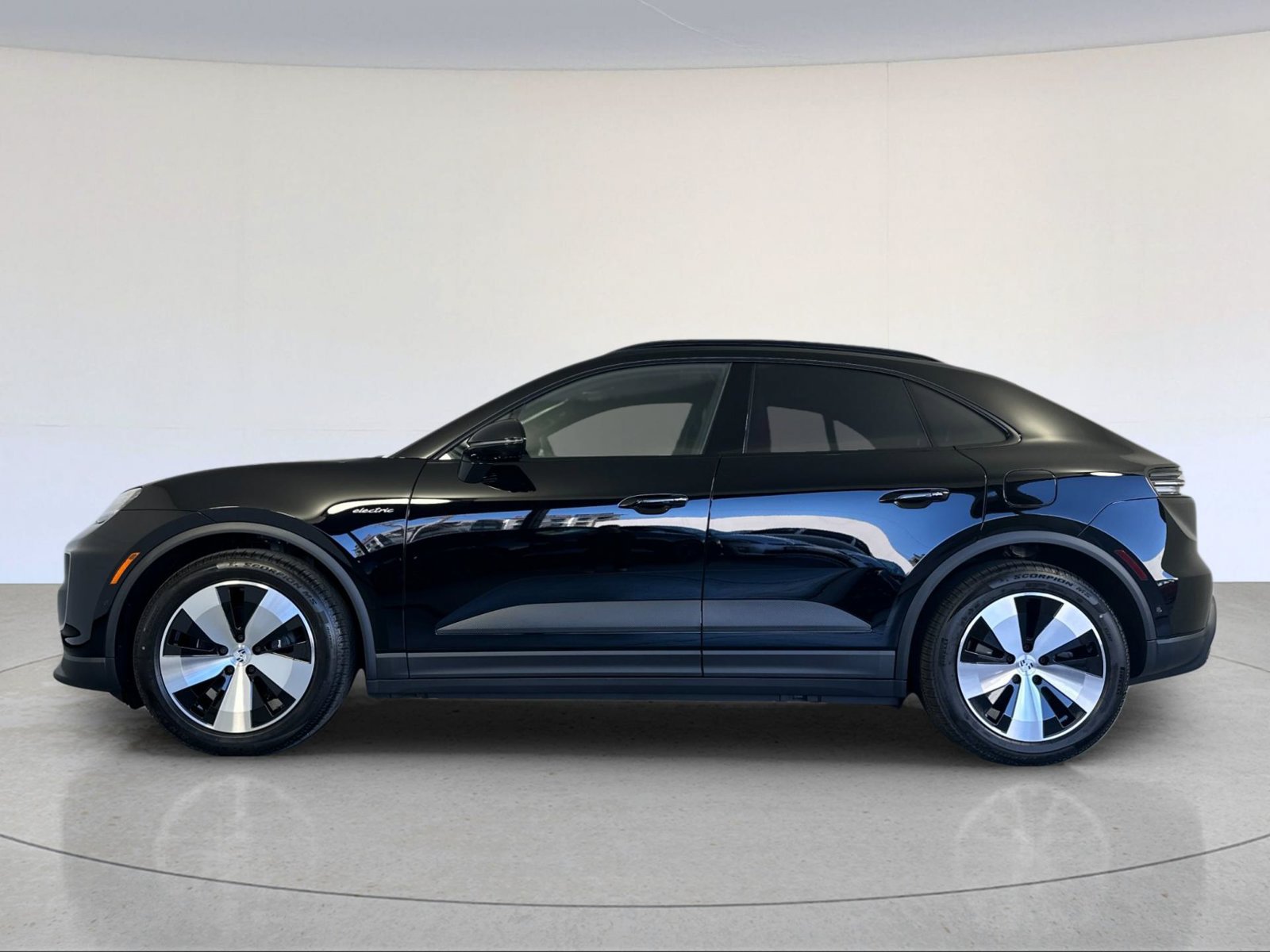 New 2026 Porsche Macan 4 Electric AWD/4WD image 2