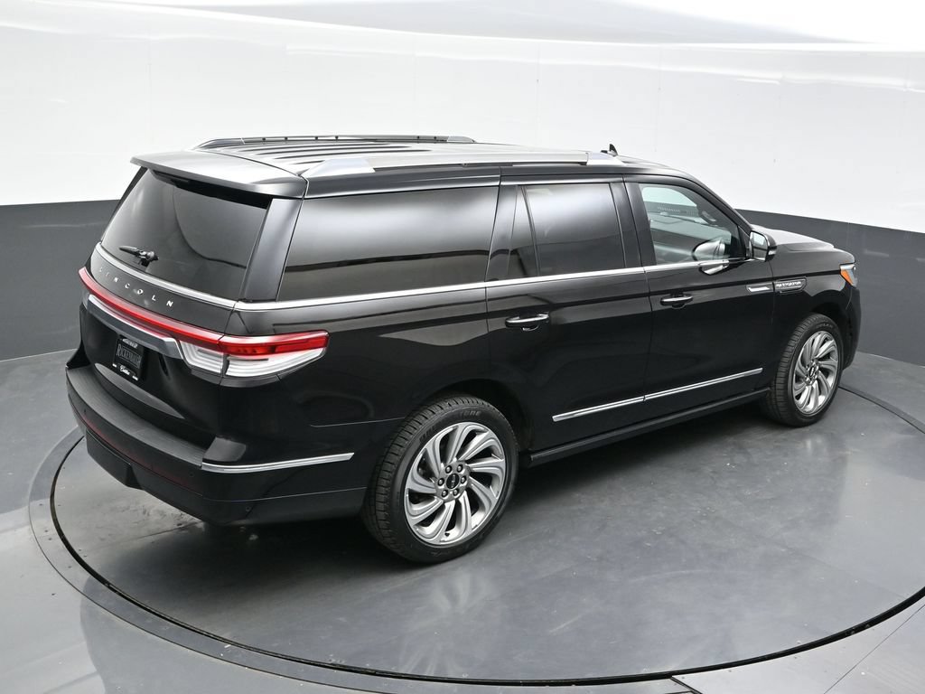Used 2022 Lincoln Navigator Reserve AWD/4WD image 35