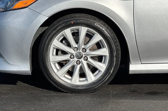 Certified 2018 Toyota Camry LE image 27