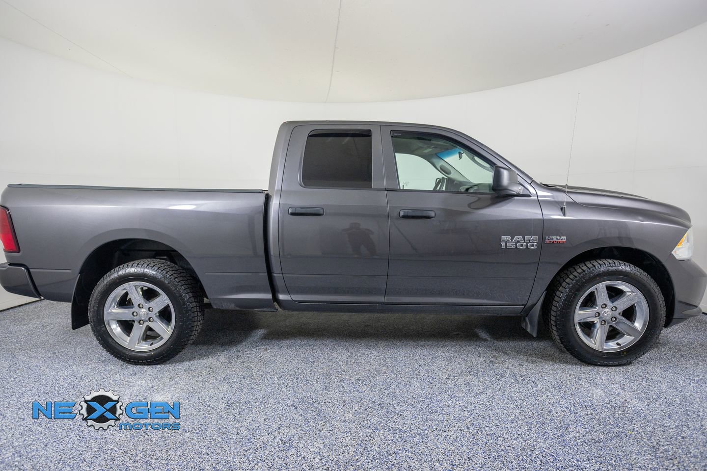 Used 2018 RAM 1500 Express w/ Express Value Package AWD/4WD image 8