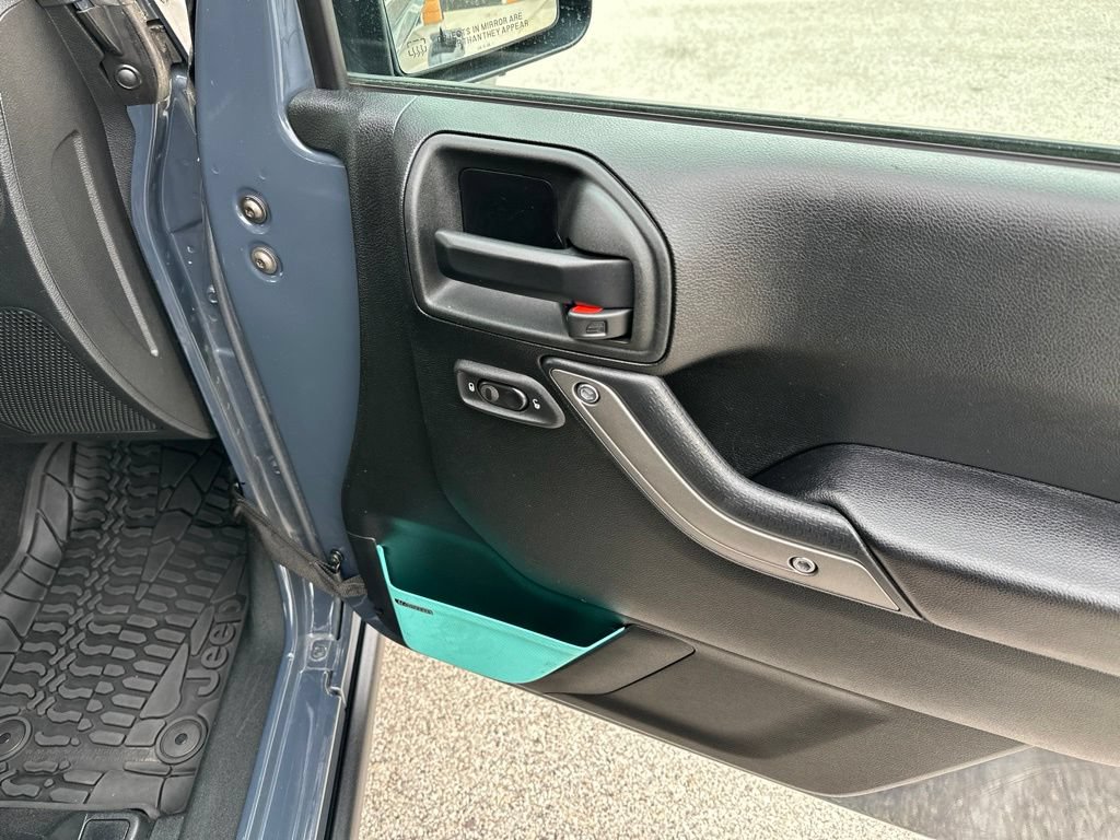 Used 2017 Jeep Wrangler Sport AWD/4WD image 13