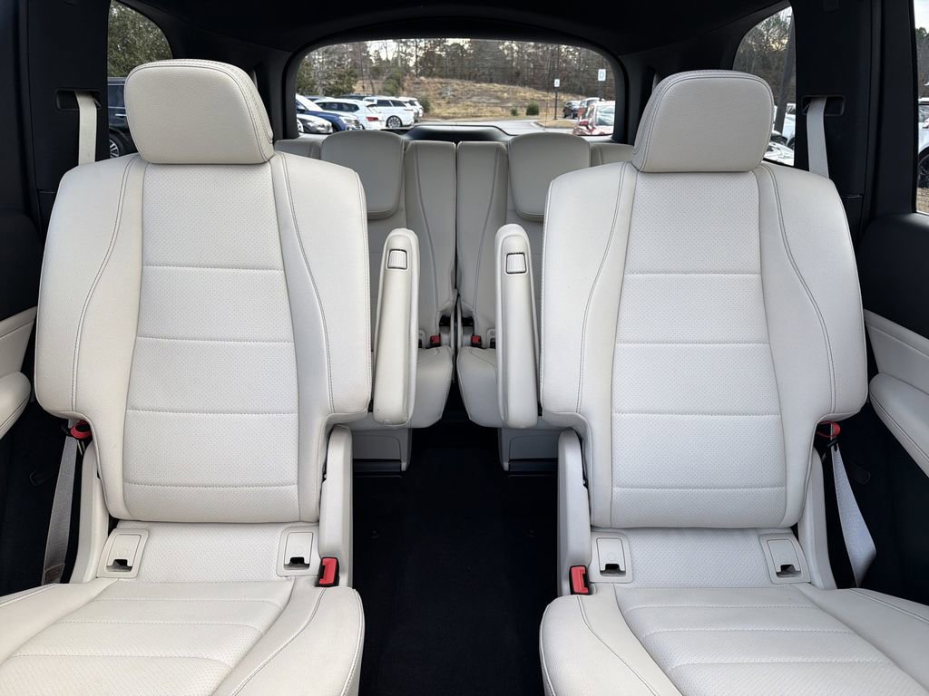 Used 2025 Mercedes-Benz GLS 450 4MATIC image 33
