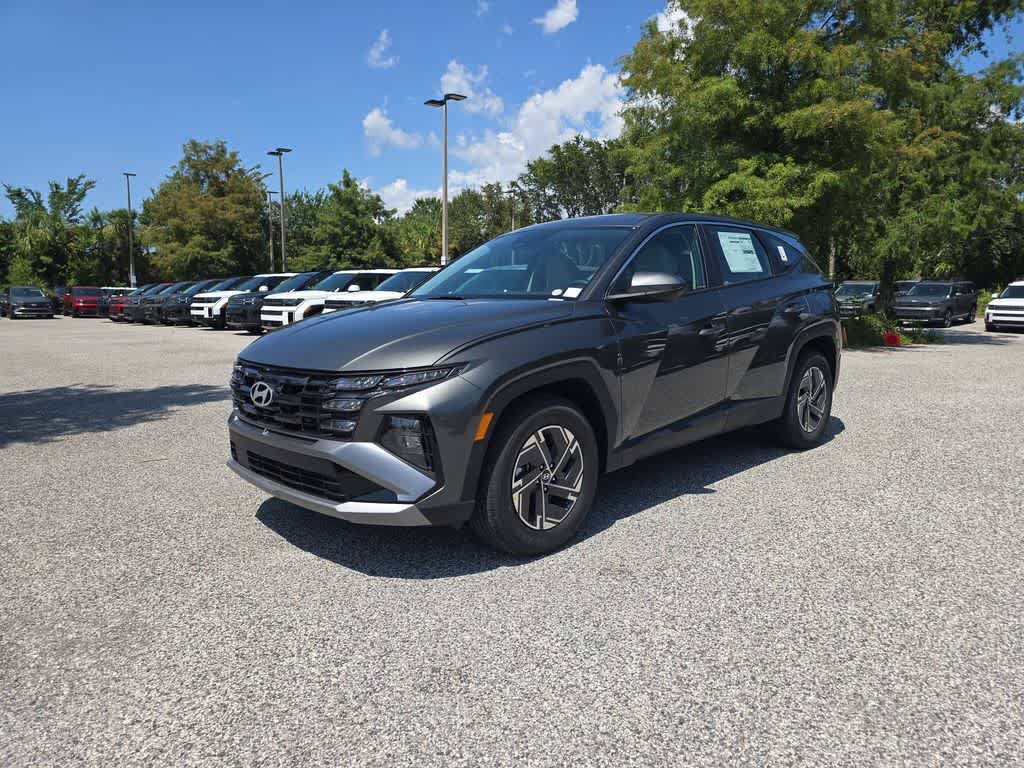 New 2026 Hyundai Tucson Blue SE FWD image 2