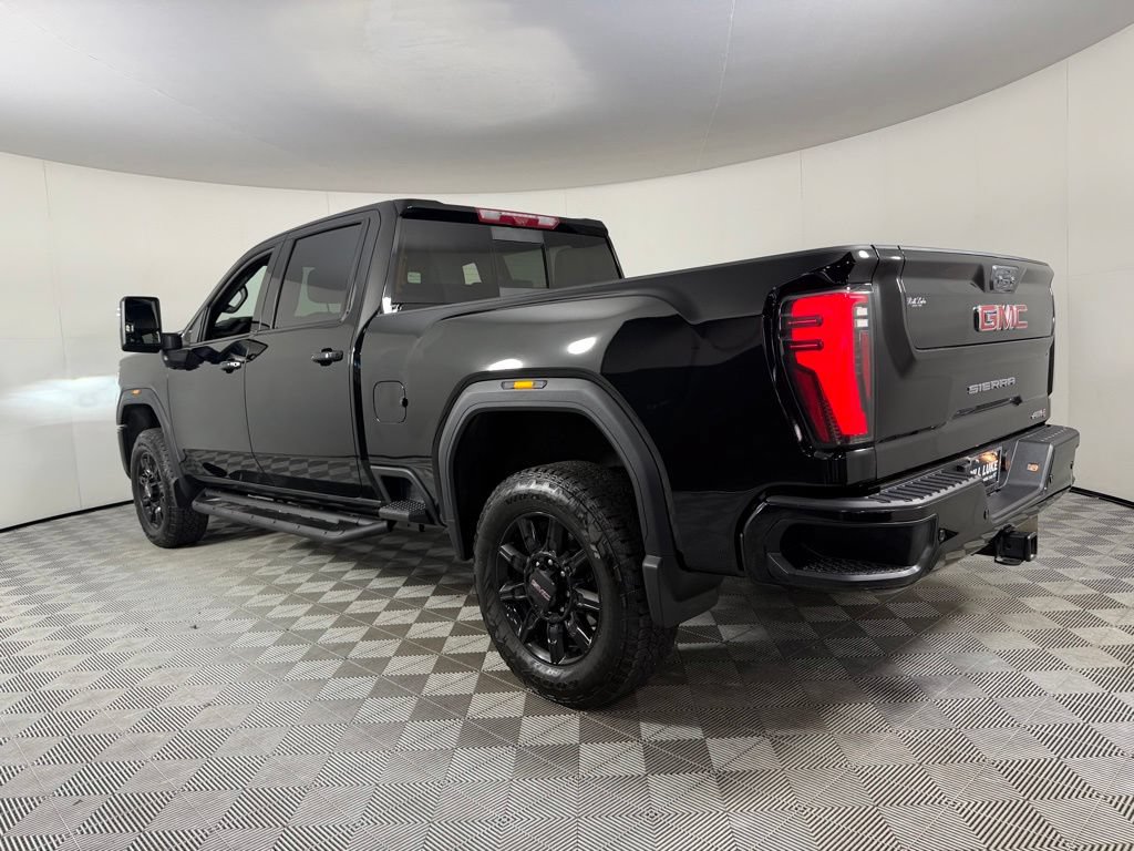 Used 2024 GMC Sierra 2500 AT4 w/ Technology Package AWD/4WD image 10