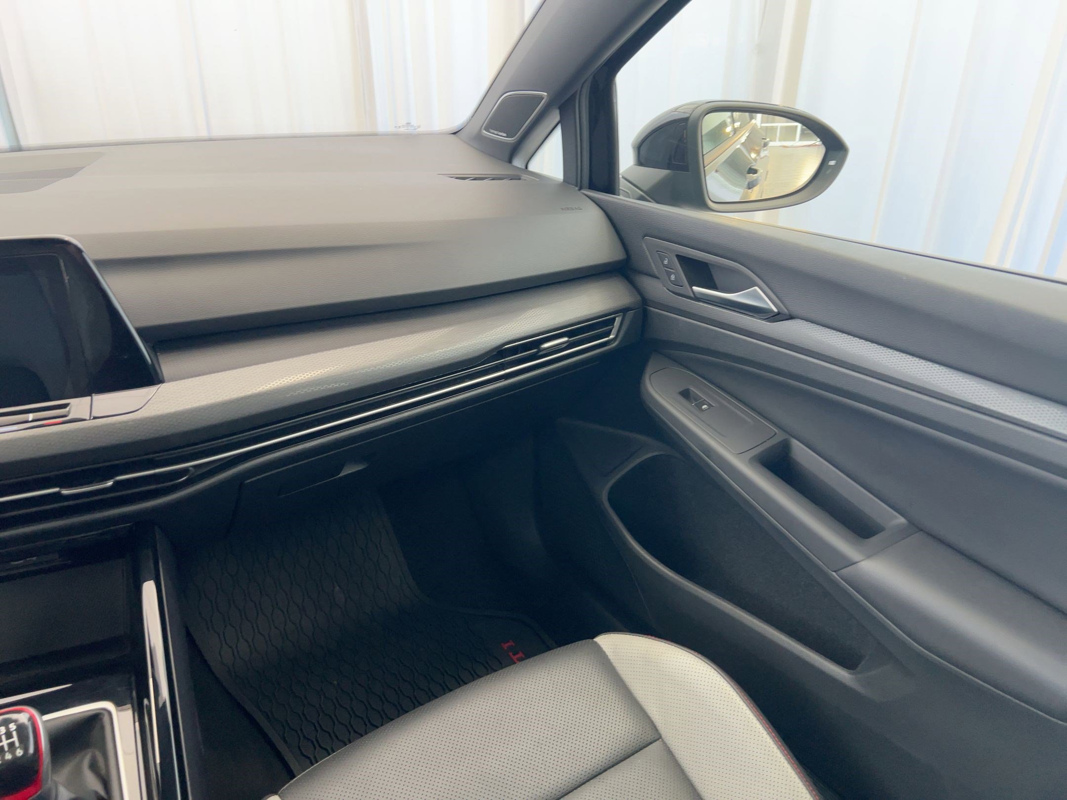 Certified 2024 Volkswagen GTI SE image 29