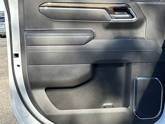 Used 2025 GMC Sierra 1500 Elevation w/ Preferred Package image 11