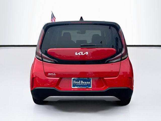 Used 2023 Kia Soul LX w/ LX Technology Package FWD image 7