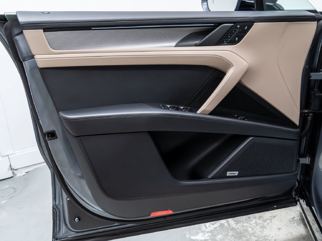New 2026 Porsche Cayenne Electric AWD/4WD image 23