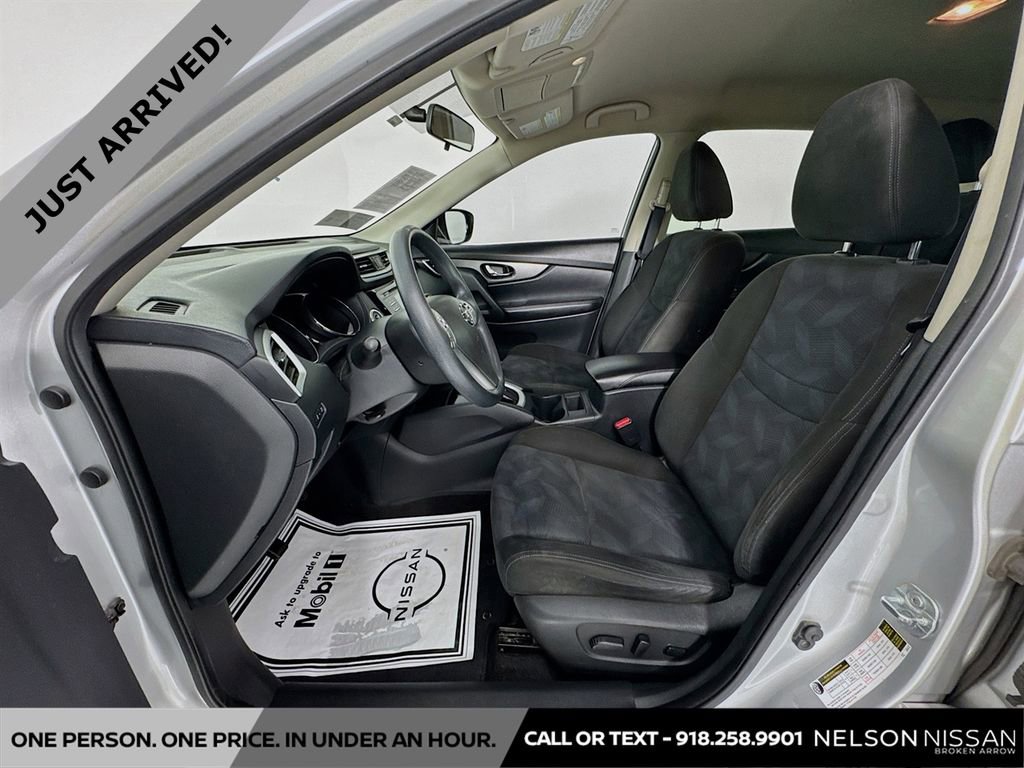 Used 2015 Nissan Rogue SV FWD image 19