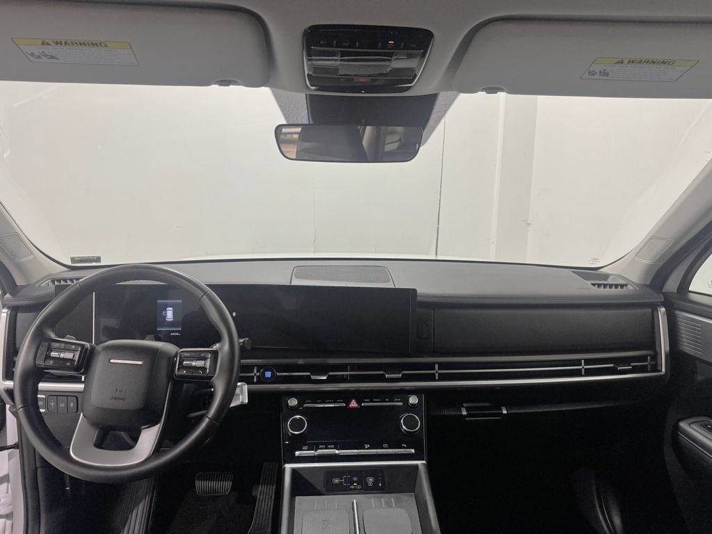 Used 2025 Hyundai Santa Fe SEL FWD image 2
