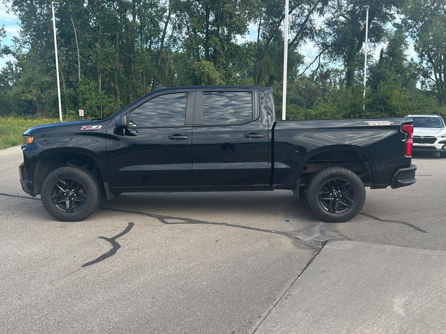 Used 2020 Chevrolet Silverado 1500 Custom Trail Boss w/ Custom Convenience Package AWD/4WD image 2