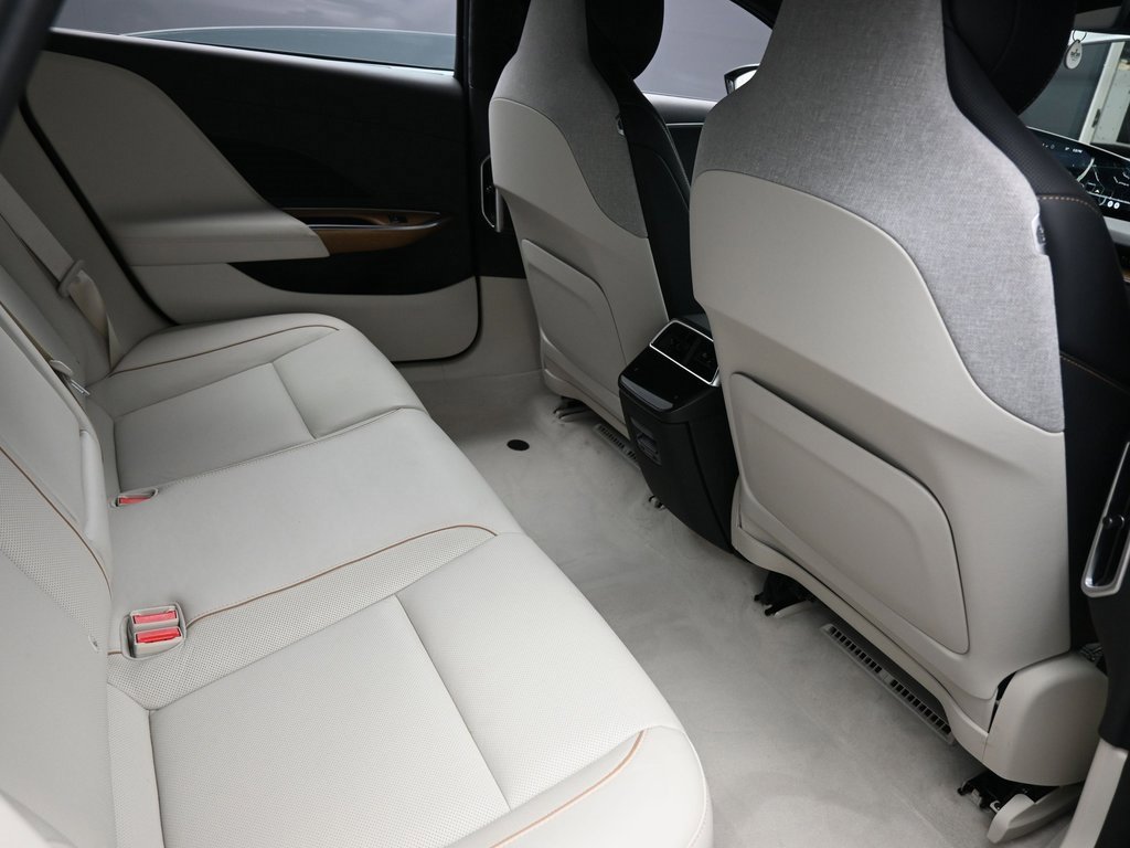 Used 2024 Lucid Air Touring image 32