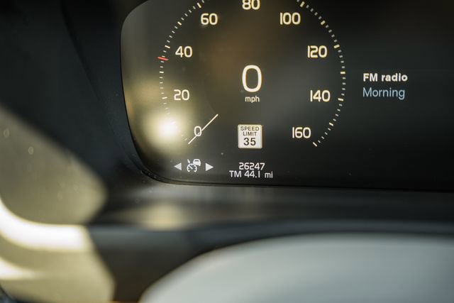 Certified 2022 Volvo XC90 T6 Momentum w/ Climate Package image 43