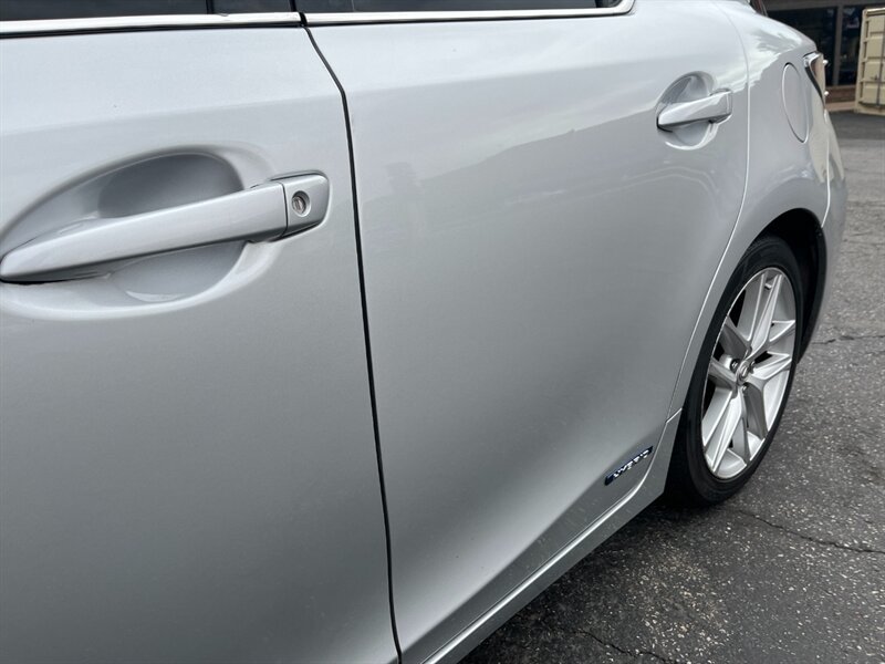 Used 2016 Lexus CT 200h FWD image 28