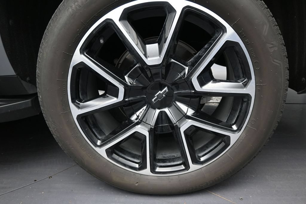 Used 2024 Chevrolet Suburban RST w/ Luxury Package RWD image 10