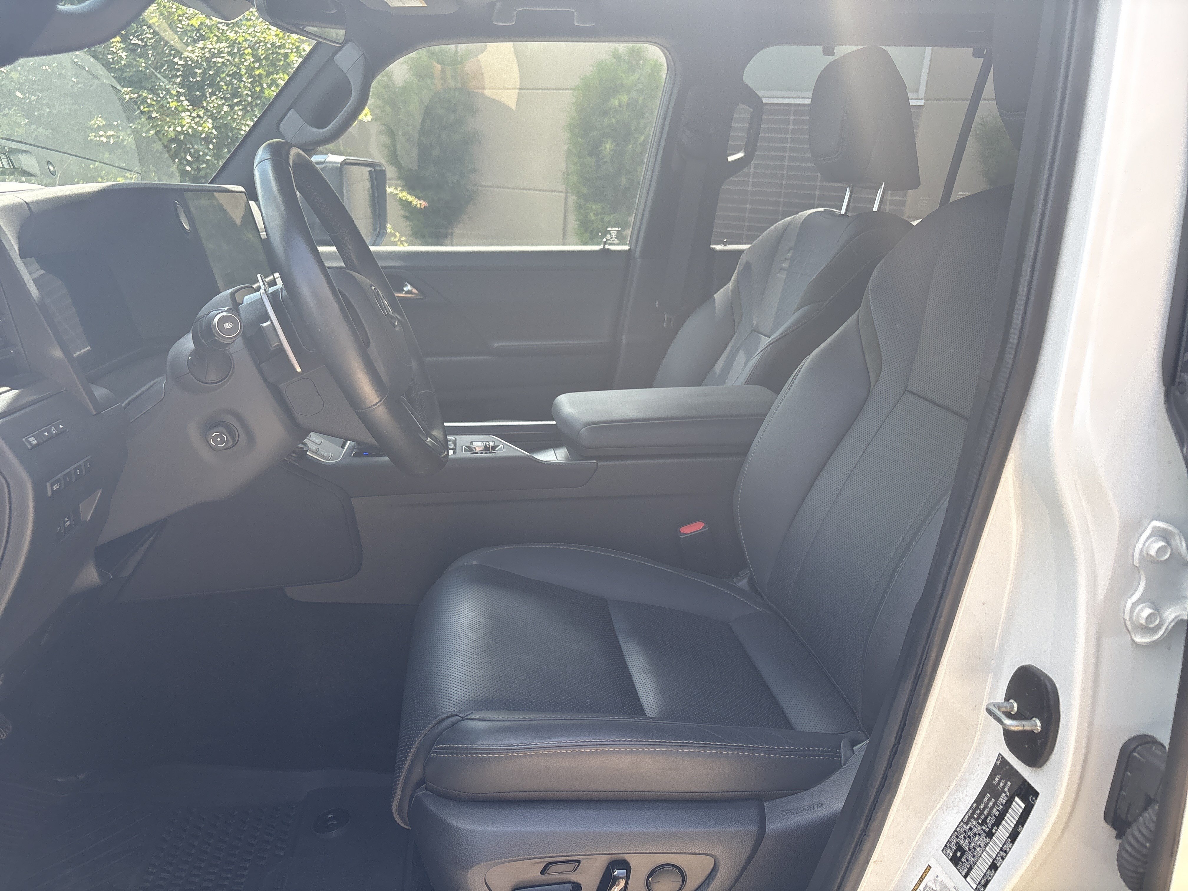Used 2024 Lexus GX 550 AWD/4WD image 16