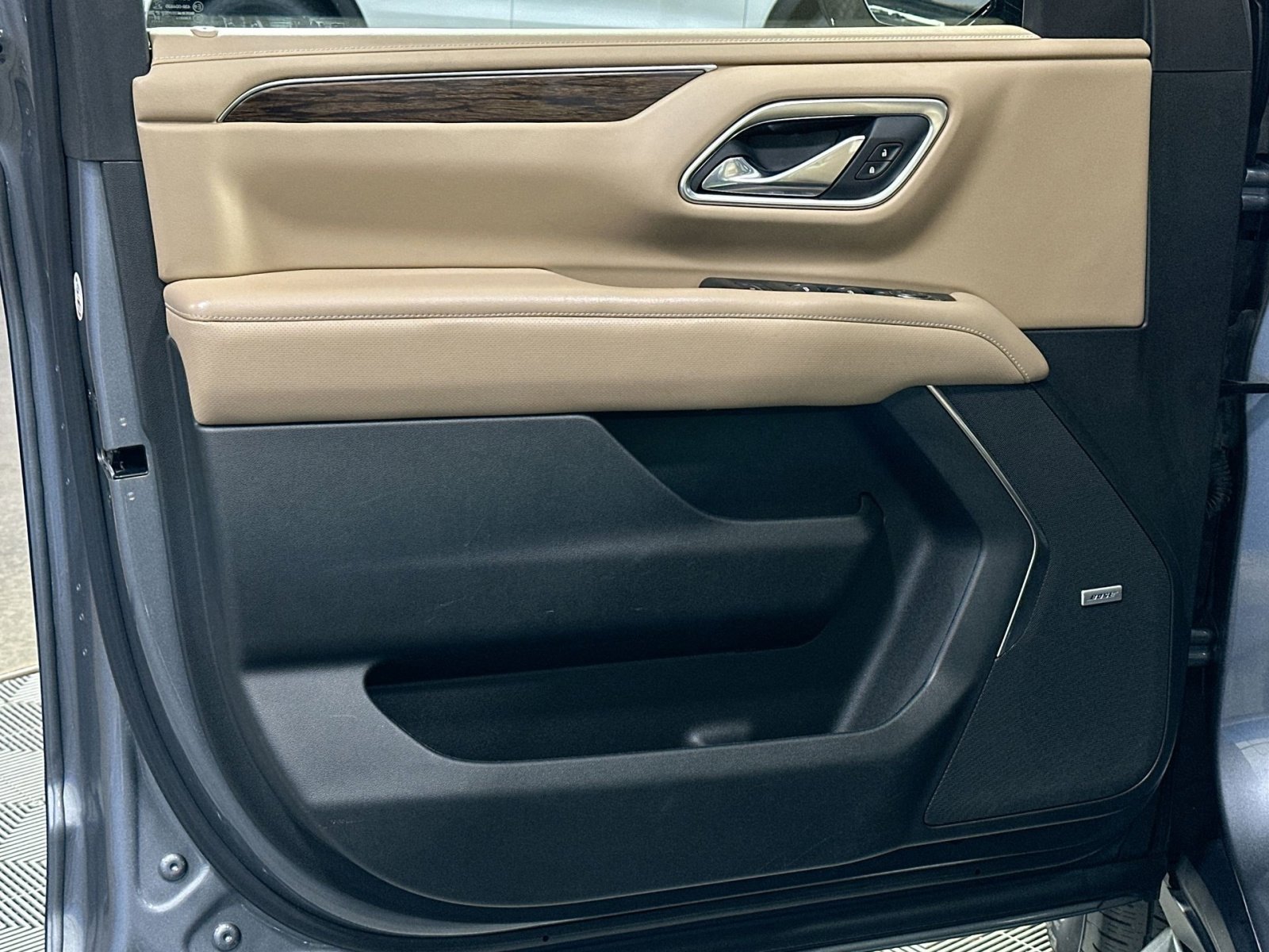 Used 2021 Chevrolet Tahoe Premier w/ Premium Package image 15