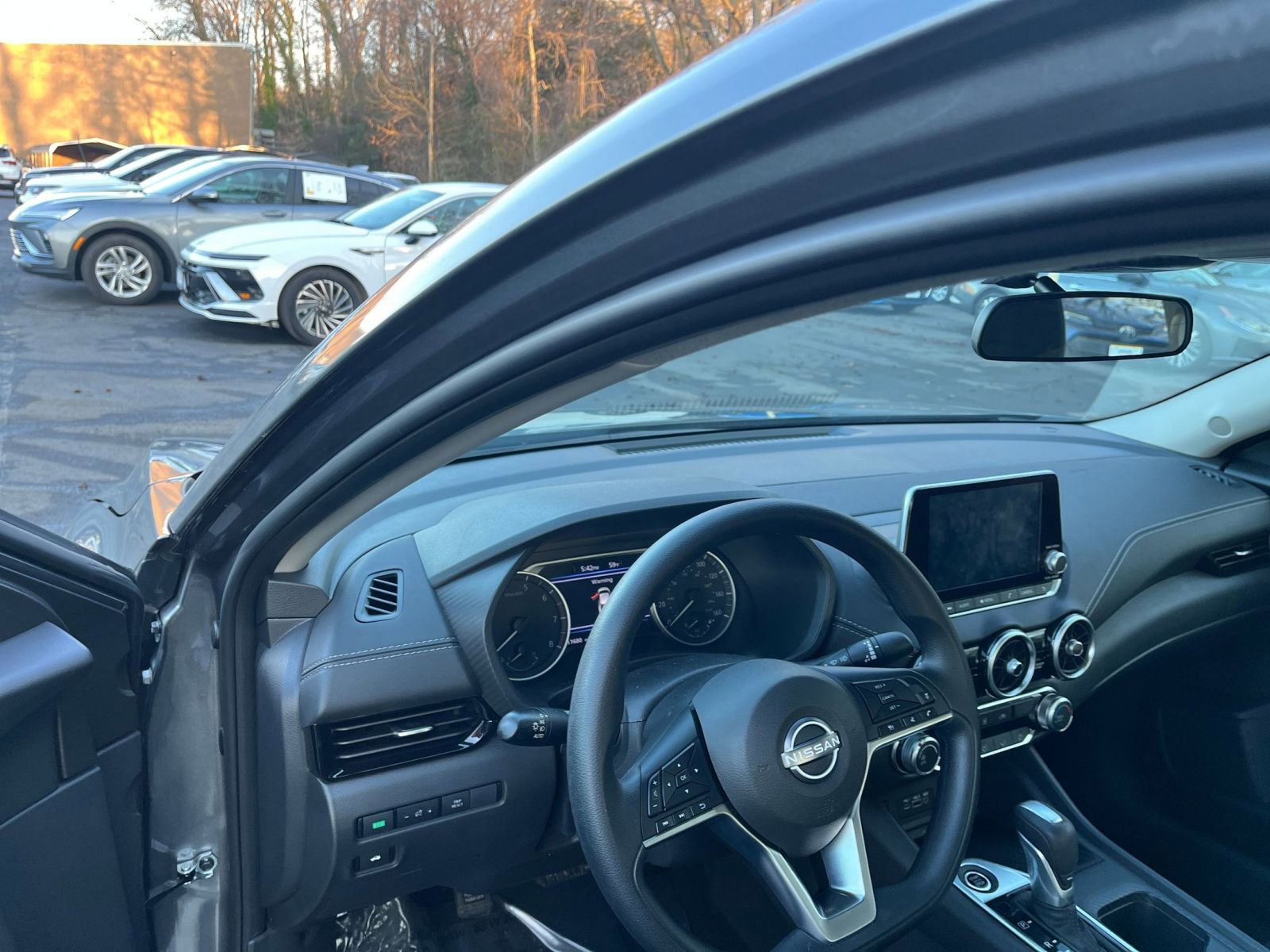 Used 2025 Nissan Sentra SV image 32