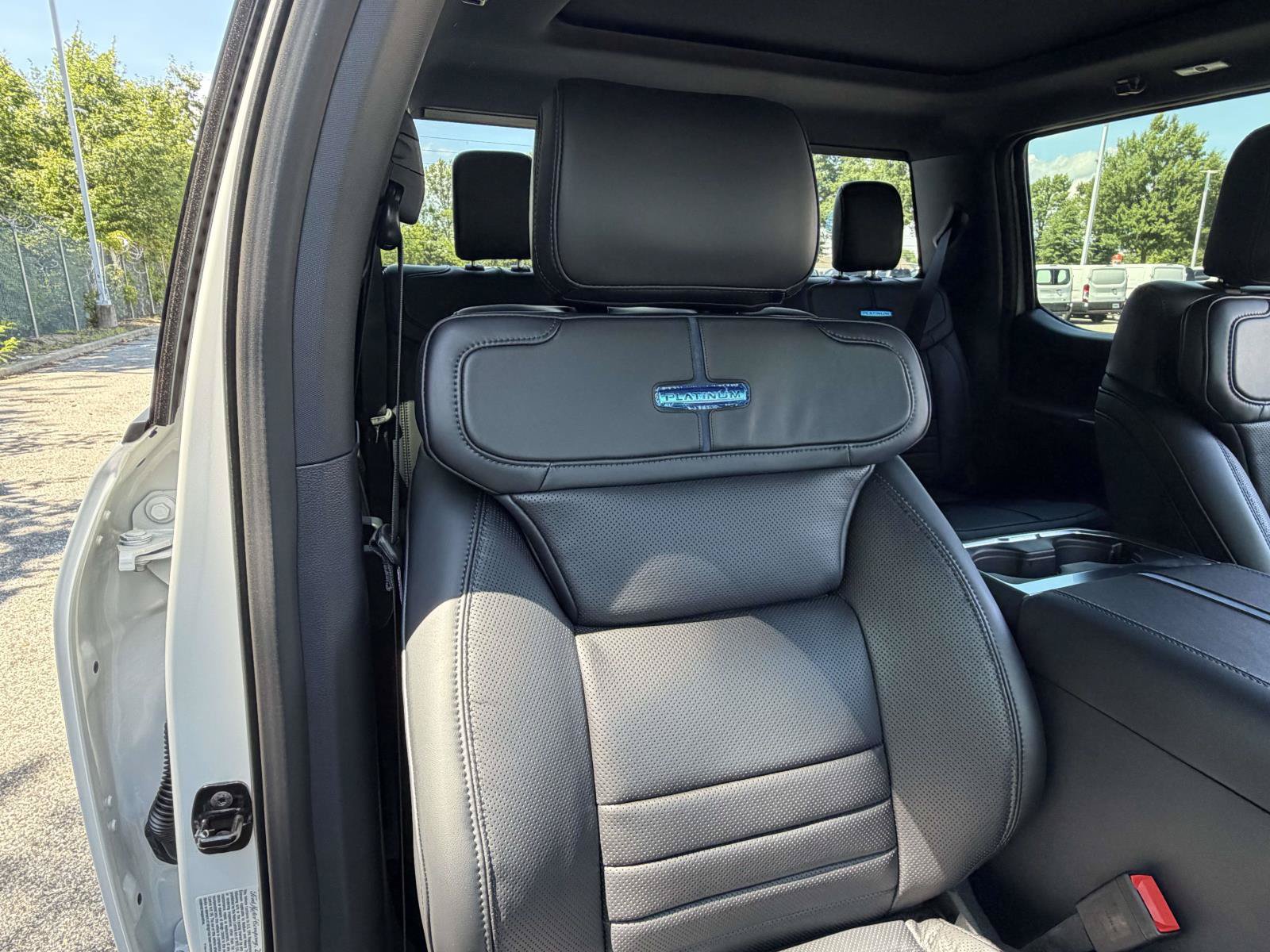 New 2026 Ford F350 Platinum w/ Tremor Off-Road Package AWD/4WD image 29