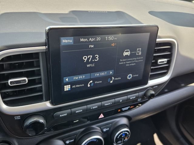 Certified 2025 Hyundai Venue SEL FWD image 18