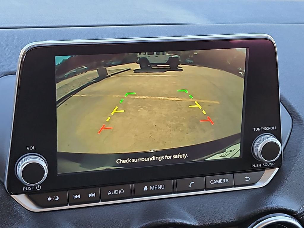 Used 2025 Nissan Sentra SV FWD image 18