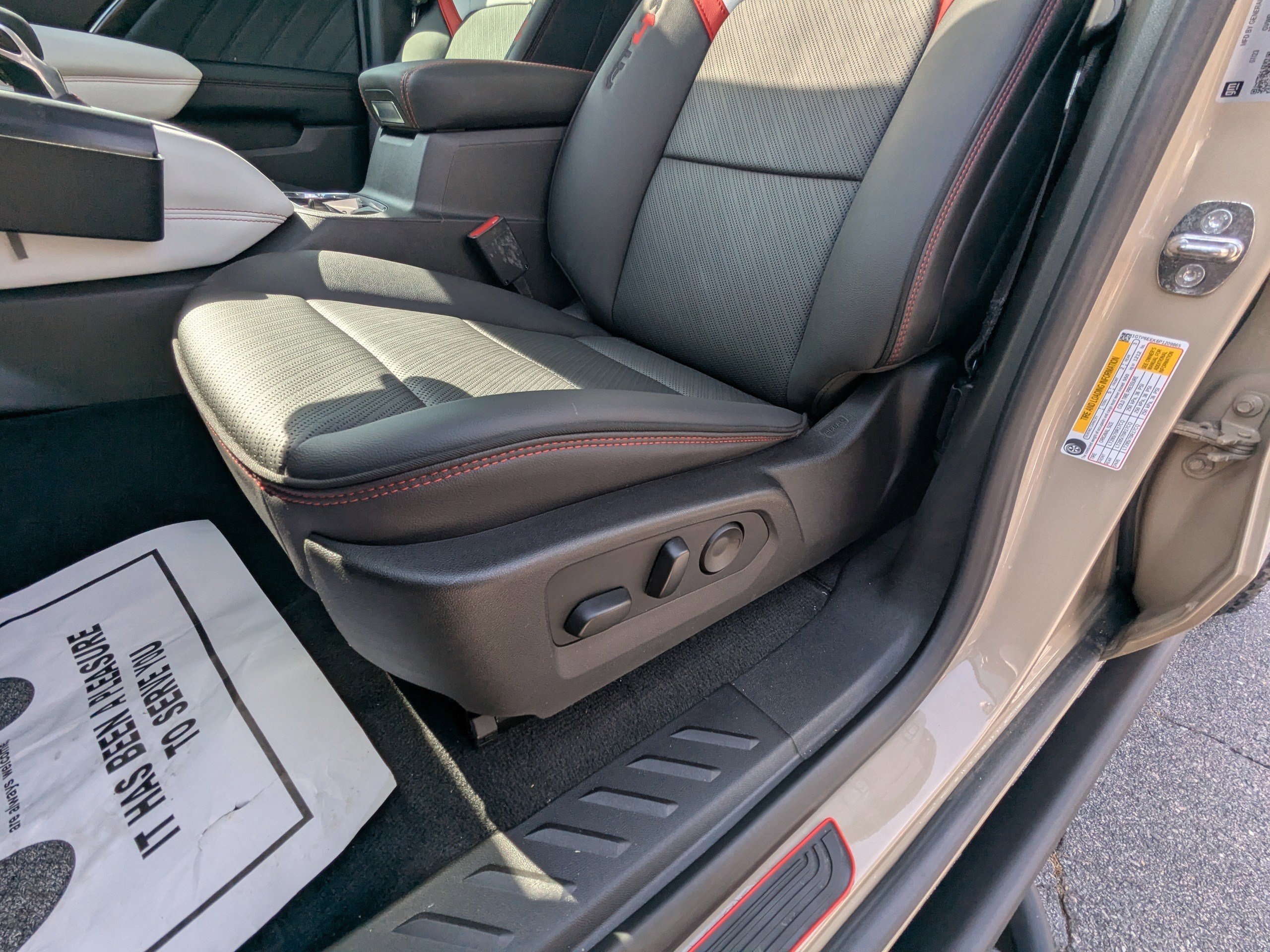 Used 2023 GMC Canyon AT4X image 18