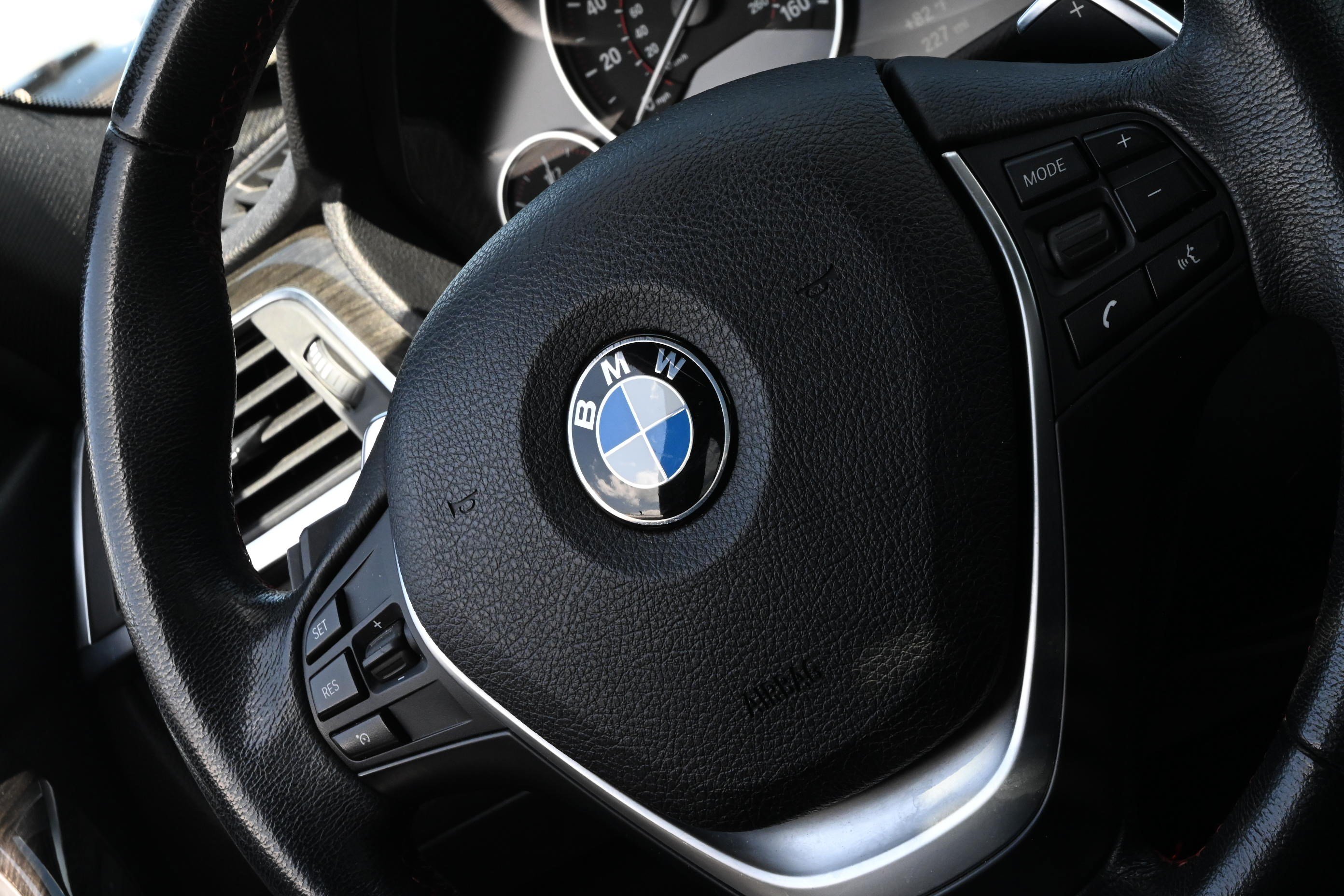 Used 2018 BMW 330i Sedan RWD image 25