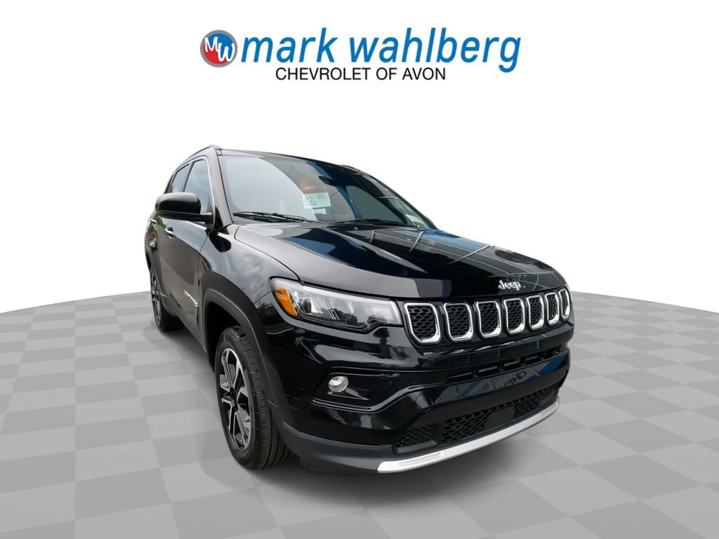 Used 2024 Jeep Compass Limited w/ Sun and Sound Group AWD/4WD image 2