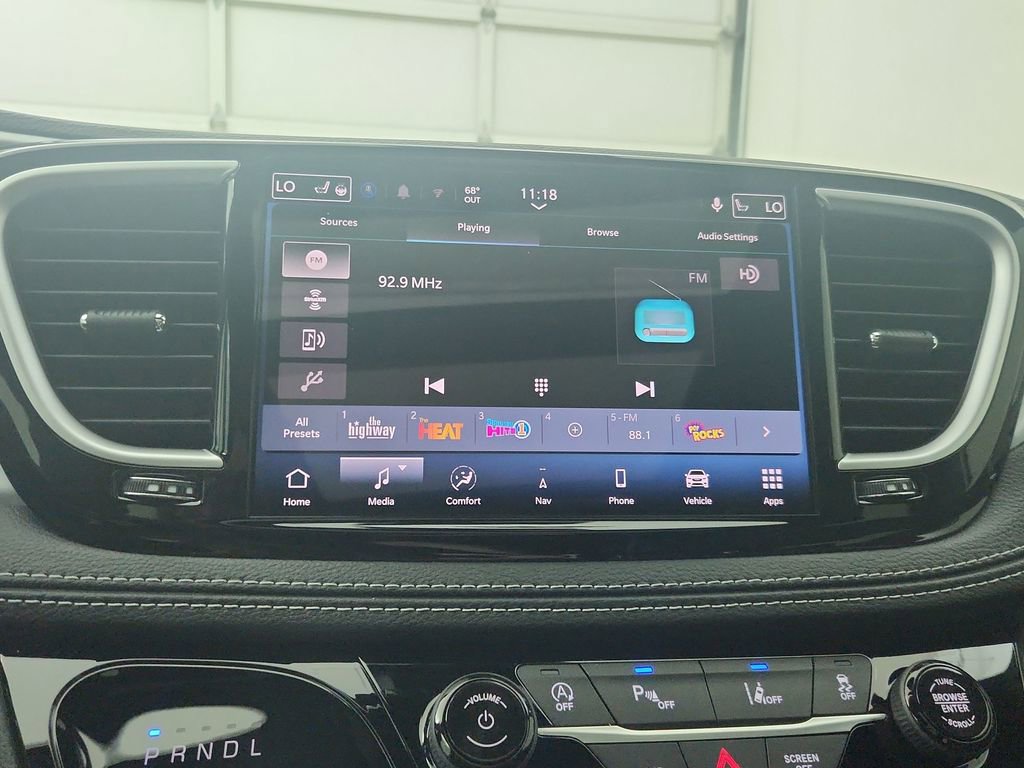 New 2026 Chrysler Pacifica Limited AWD/4WD image 24