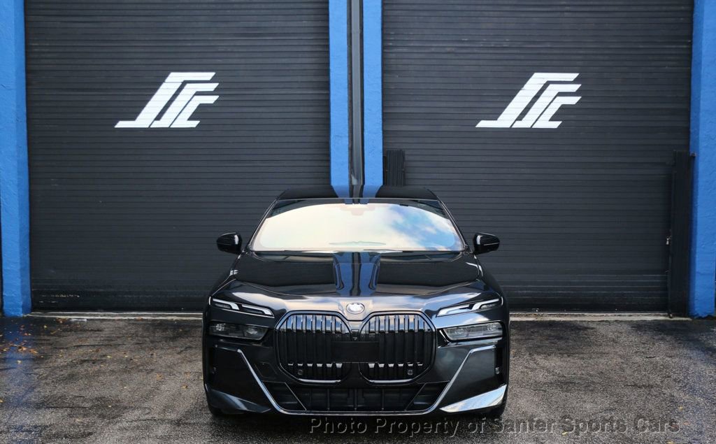 Used 2023 BMW 740i w/ Parking Assistance Package image 9