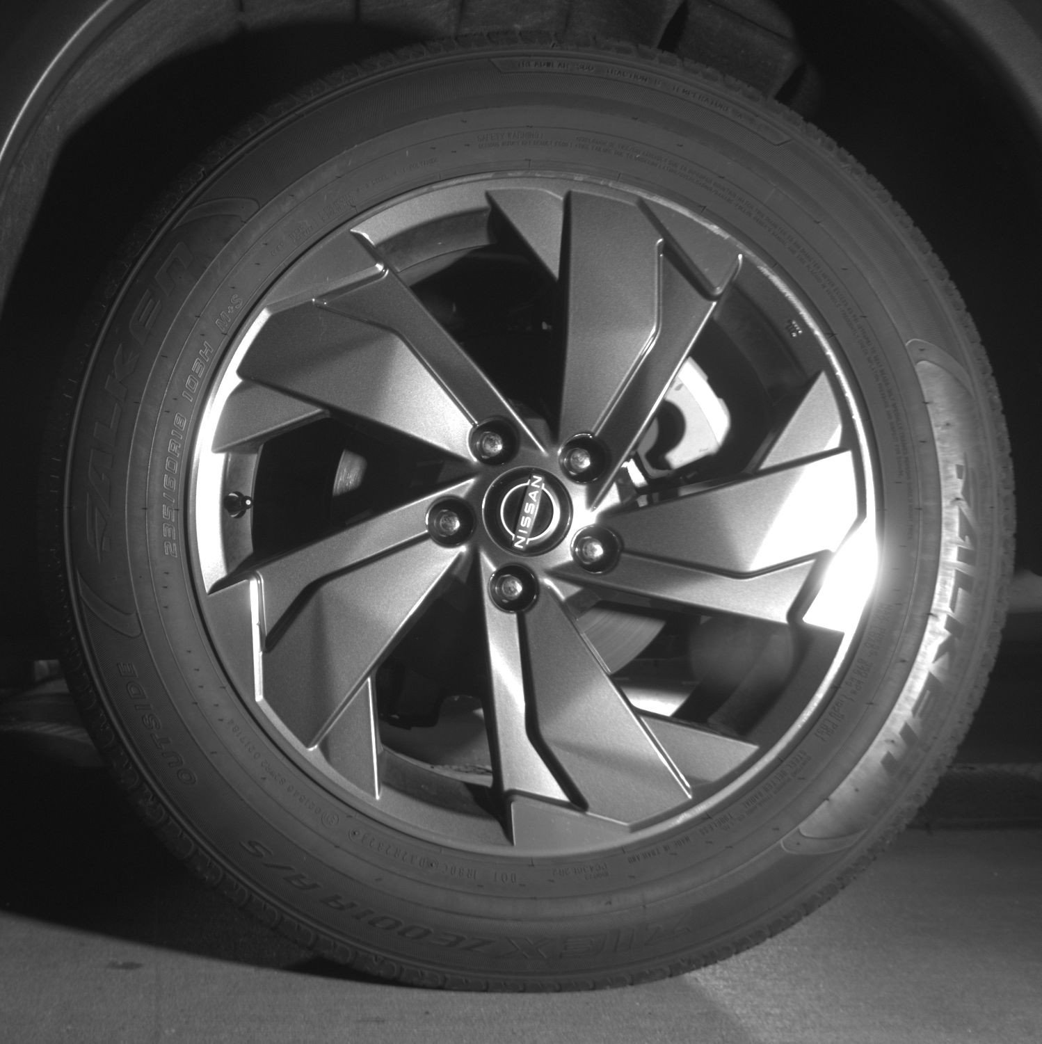 Used 2025 Nissan Rogue SV image 14