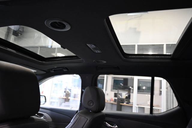 Used 2023 Chevrolet Traverse LT w/ LT Premium Package image 22