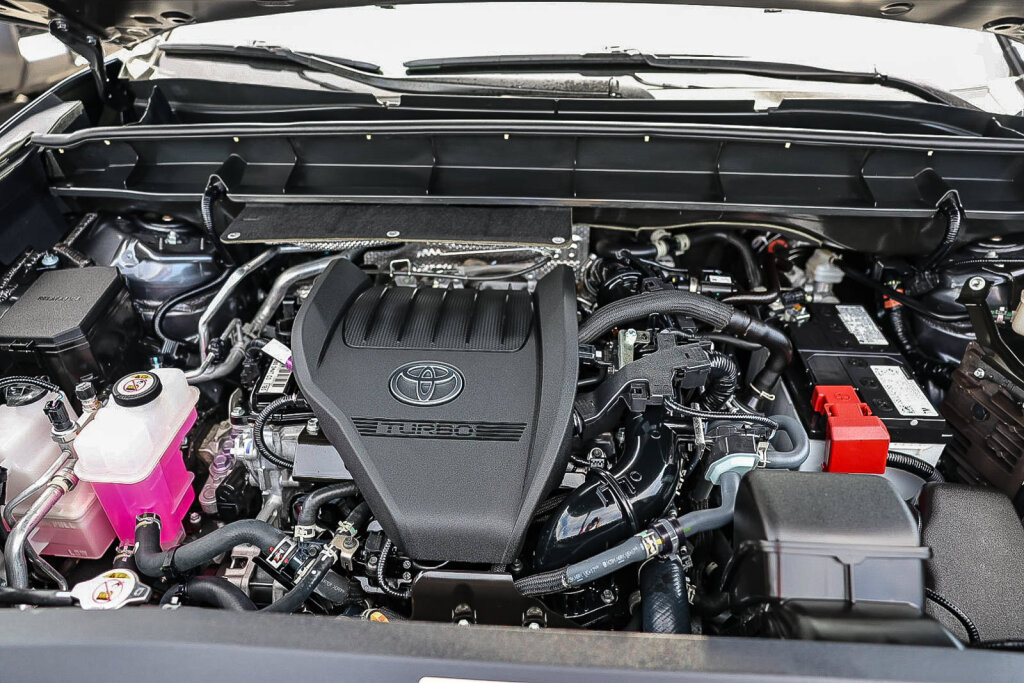 Certified 2024 Toyota Highlander XSE FWD image 19