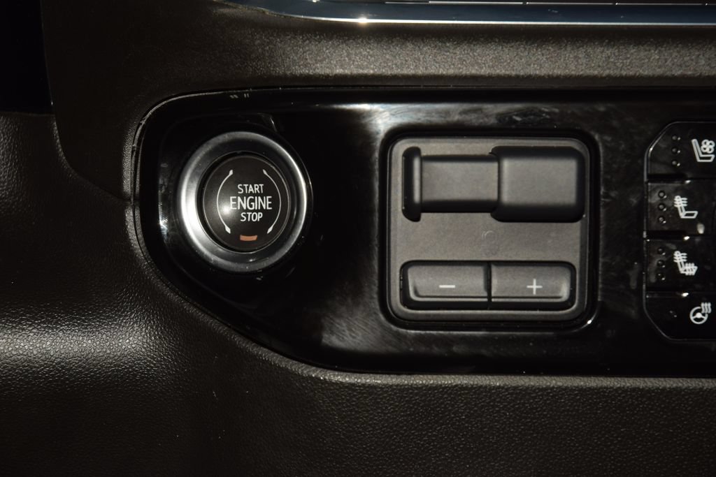 Used 2024 Chevrolet Silverado 1500 High Country w/ Technology Package AWD/4WD image 36