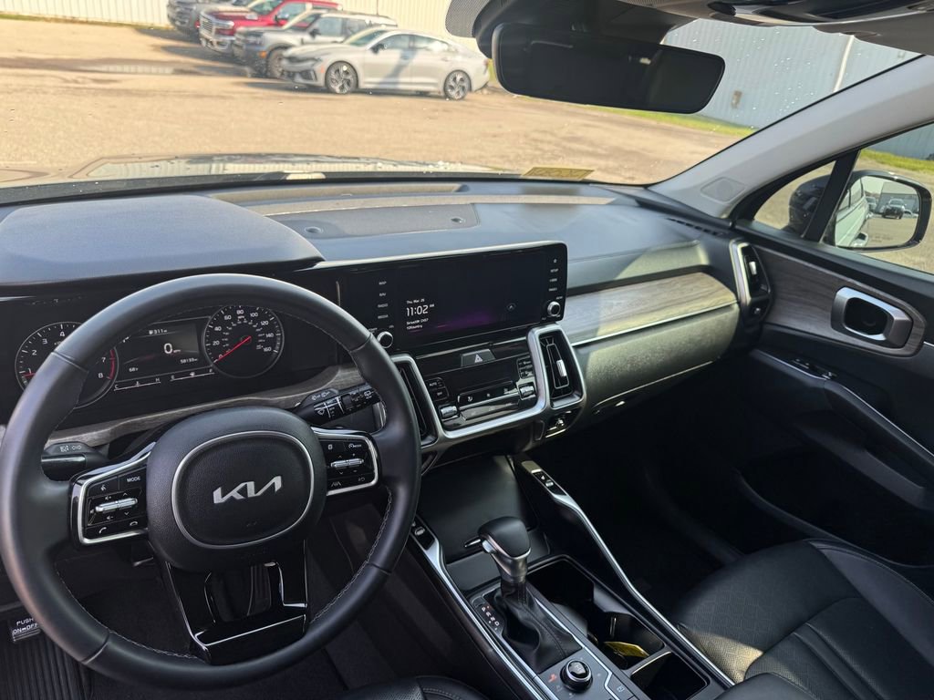 Used 2023 Kia Sorento S w/ Panoramic Sunroof Package image 14
