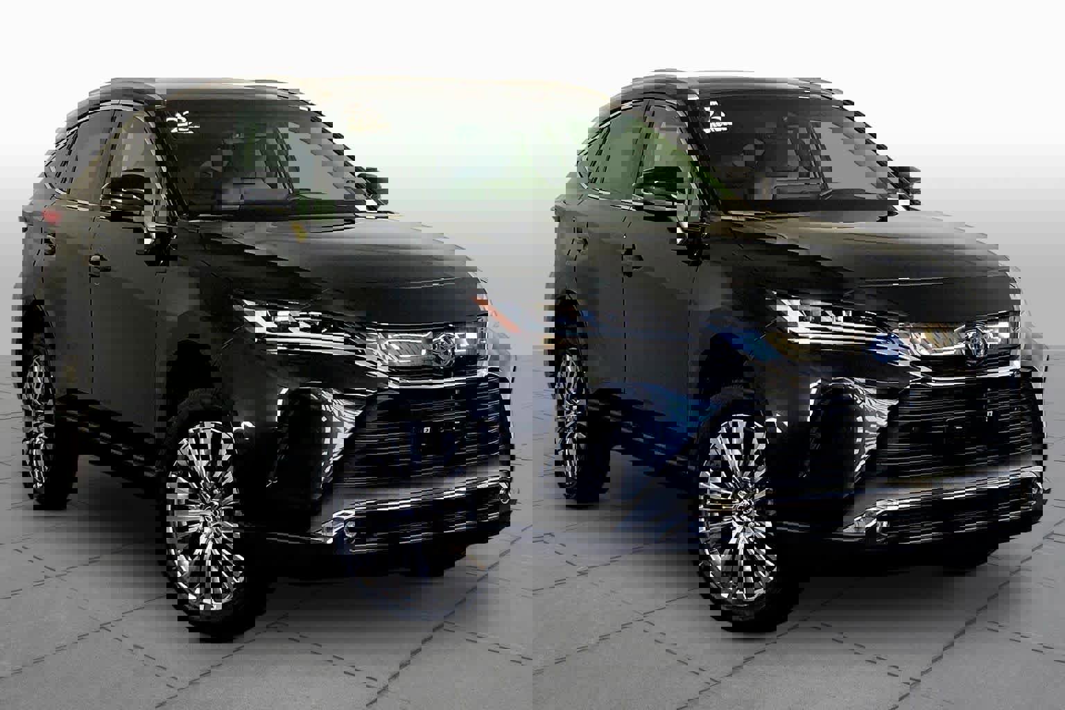 Used 2023 Toyota Venza XLE image 3