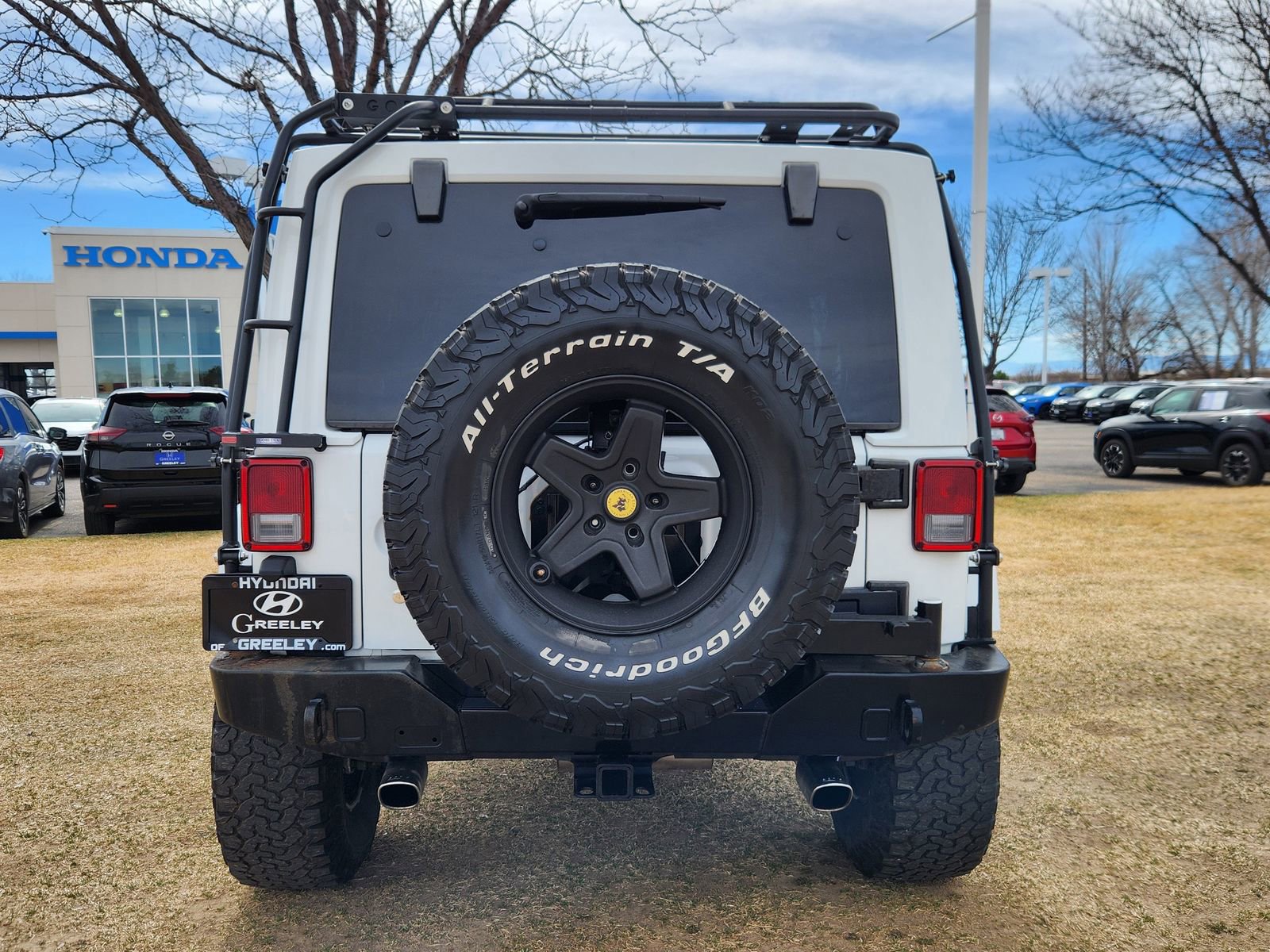 Used 2013 Jeep Wrangler Unlimited Sahara w/ Dual Top Group image 11