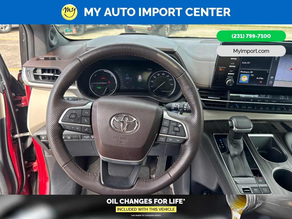 Used 2021 Toyota Sienna Platinum AWD/4WD image 16