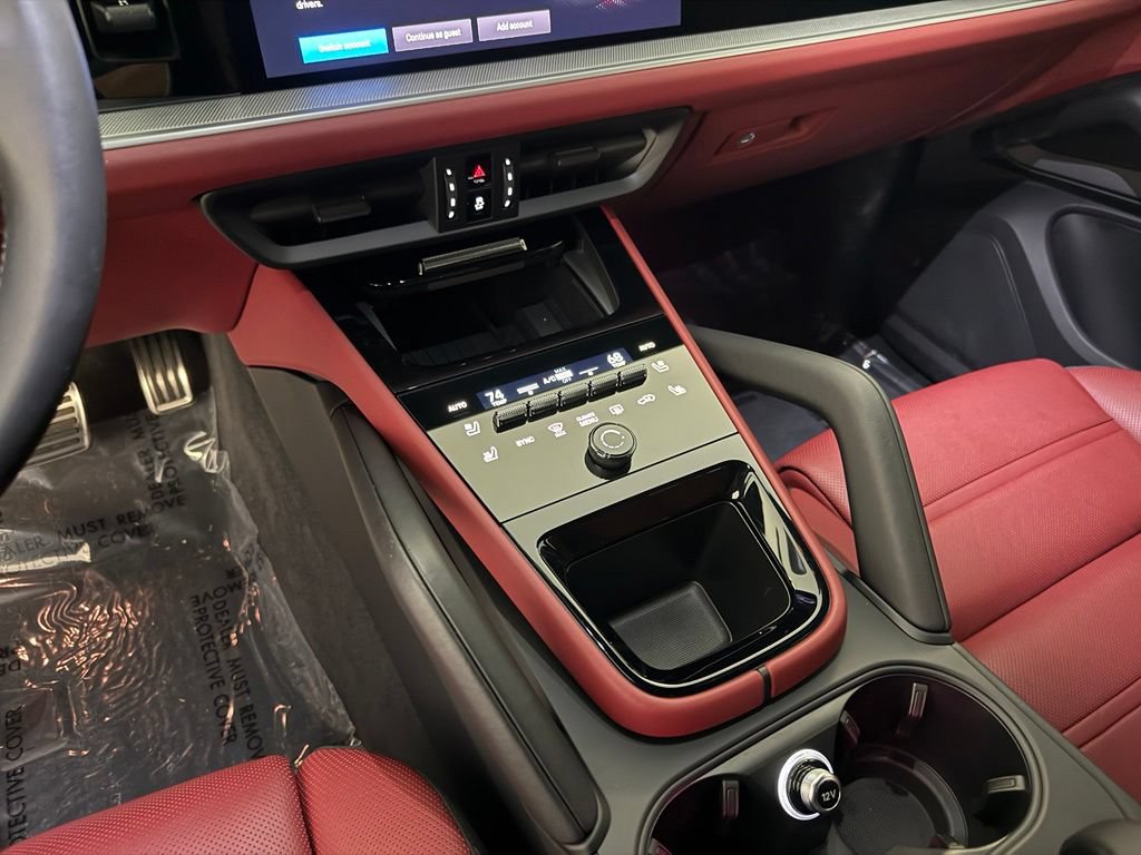 Certified 2025 Porsche Cayenne S AWD/4WD image 24