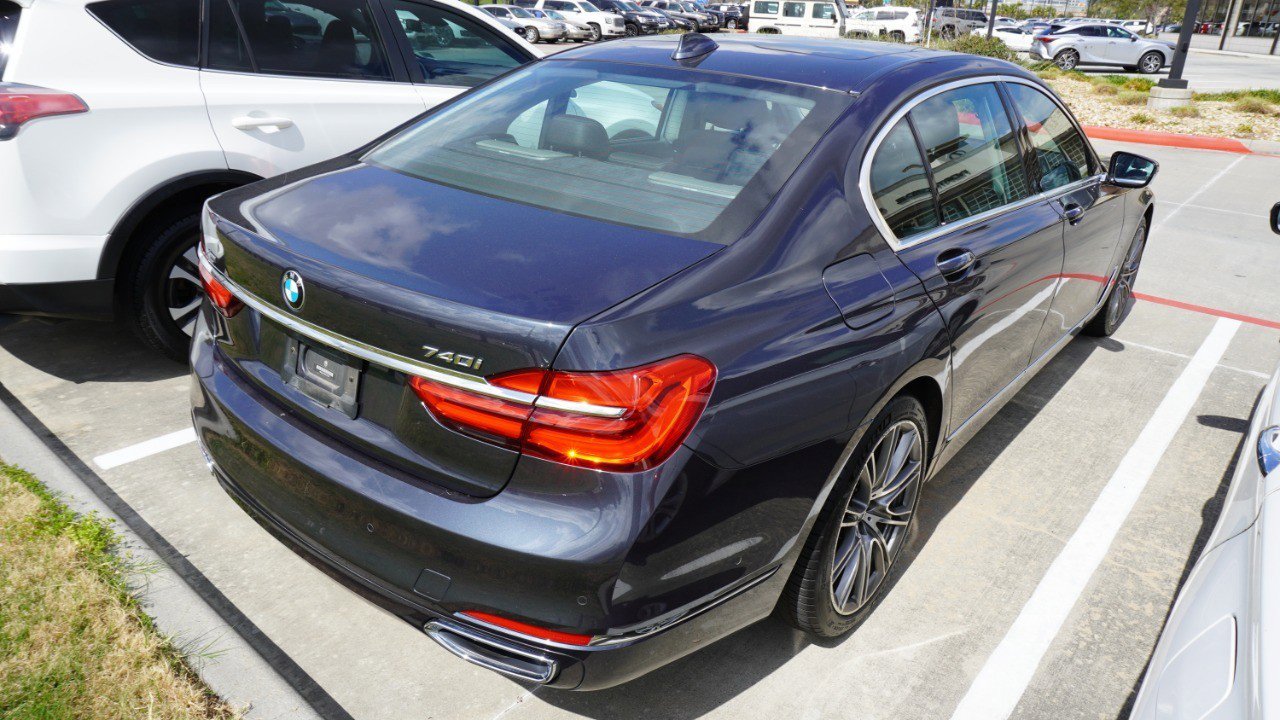 Used 2019 BMW 740i xDrive w/ Executive Package image 3