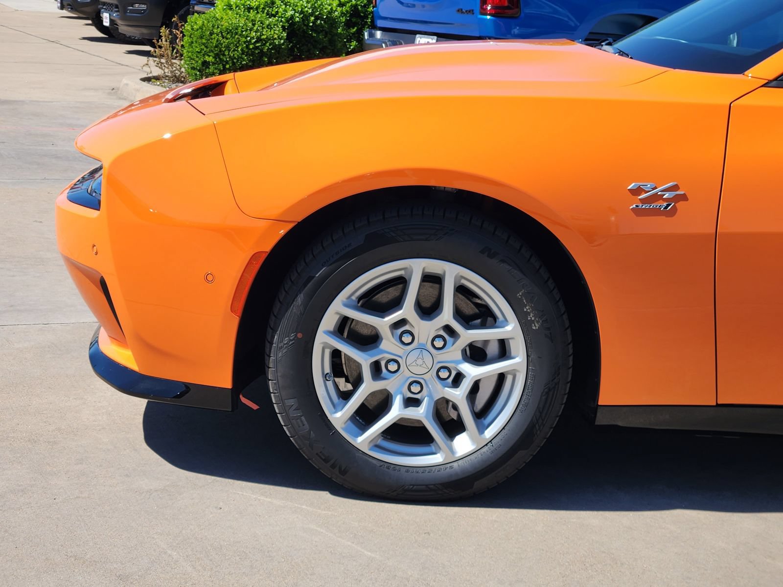 New 2025 Dodge Charger Daytona R/T w/ Sun & Sound Package AWD/4WD image 7