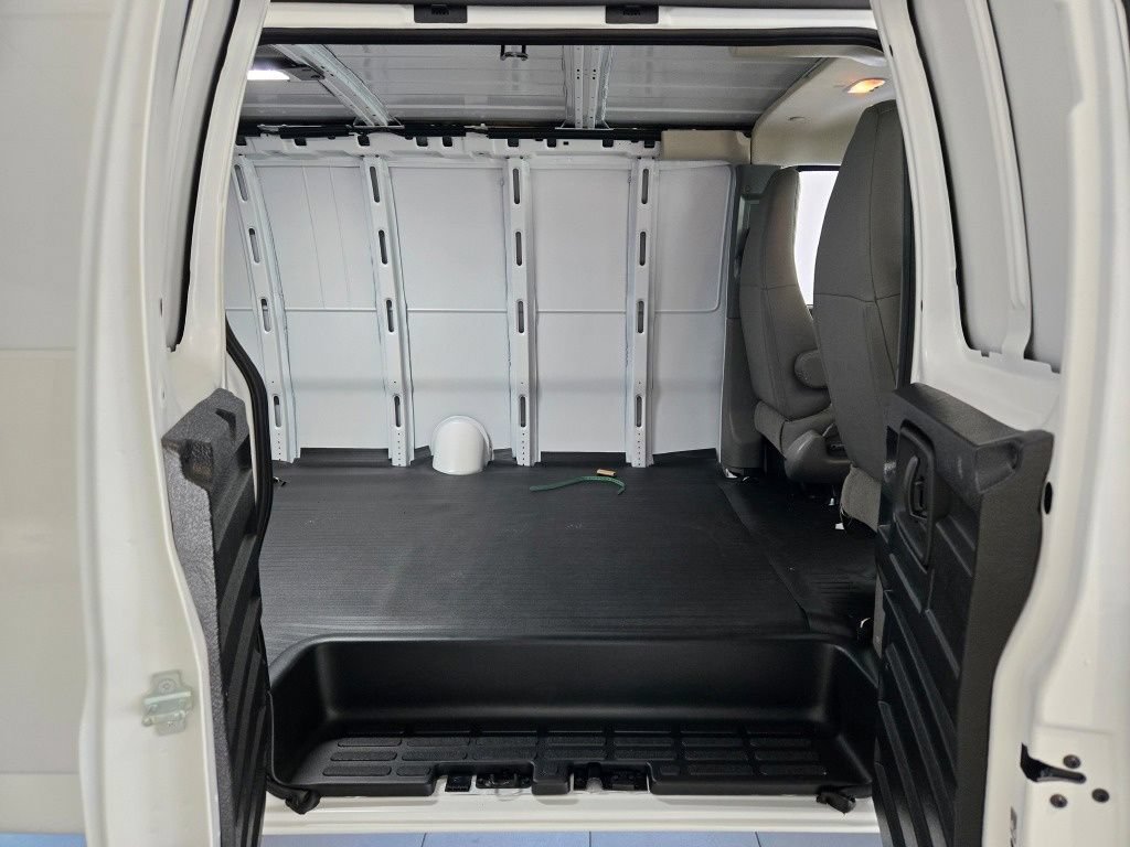 New 2026 Chevrolet Express 2500 Extended w/ Driver Convenience Package RWD image 7