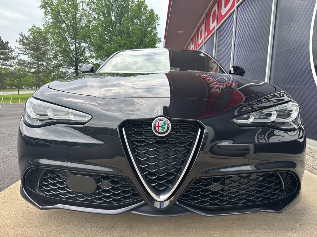 Used 2024 Alfa Romeo Giulia Ti w/ Performance Driving Package AWD/4WD image 8