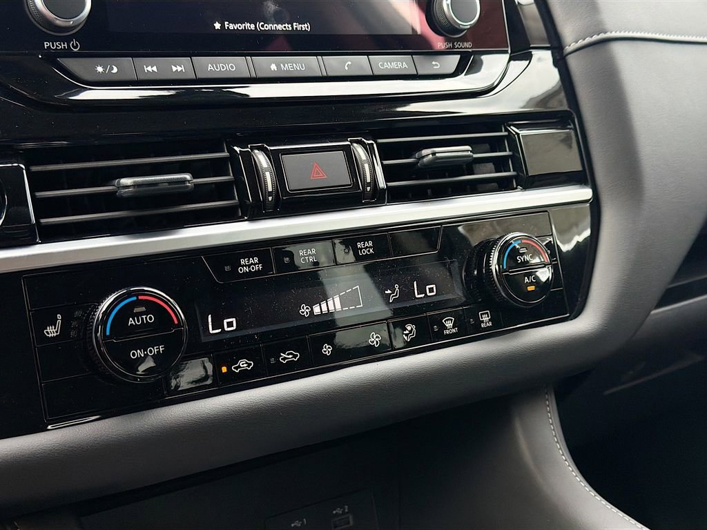 New 2025 Nissan Pathfinder SV w/ Black Appearance Package image 16