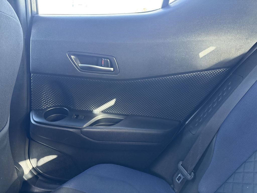 Used 2020 Toyota C-HR XLE FWD image 24