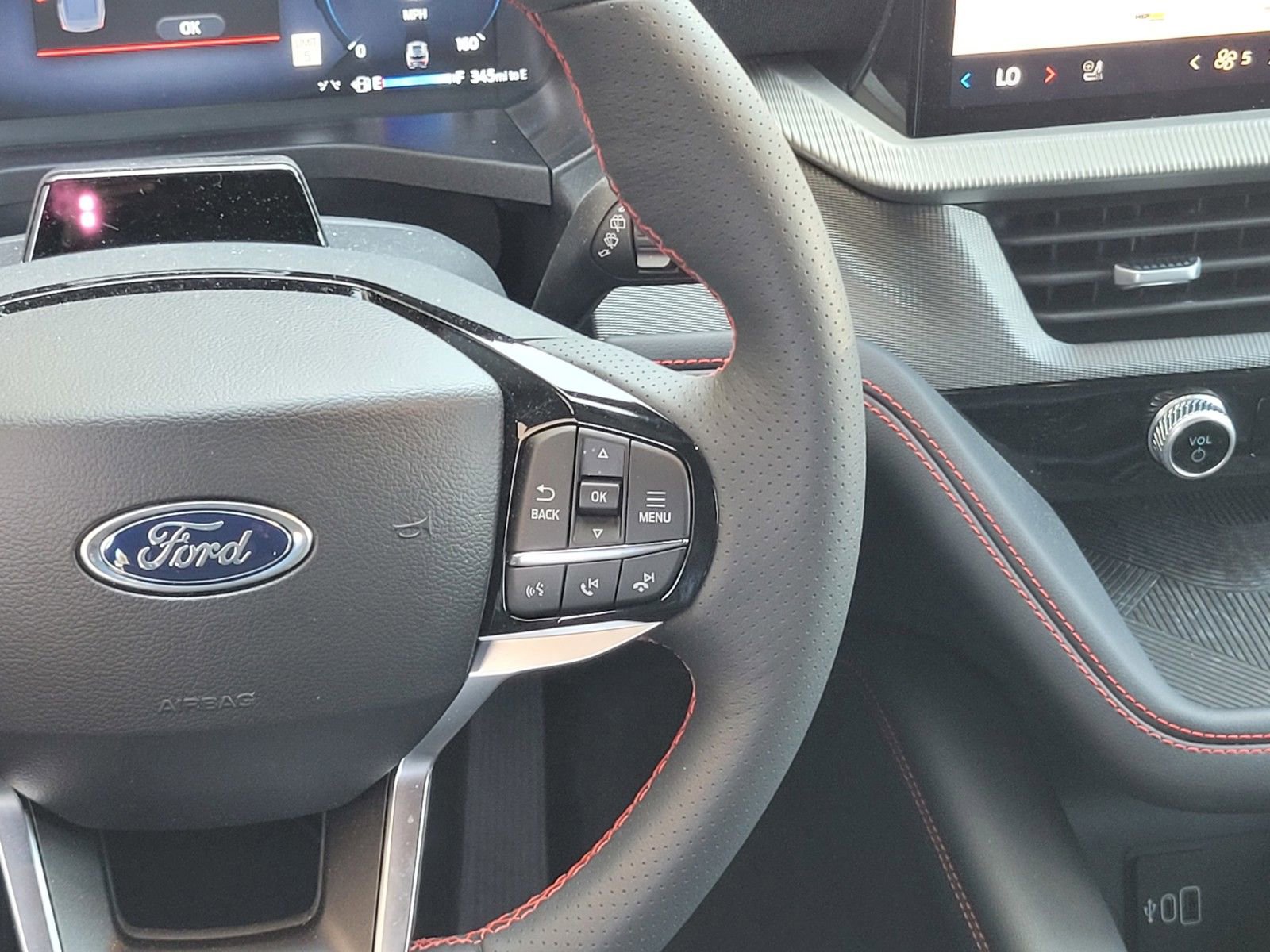 Used 2026 Ford Explorer ST-Line image 14