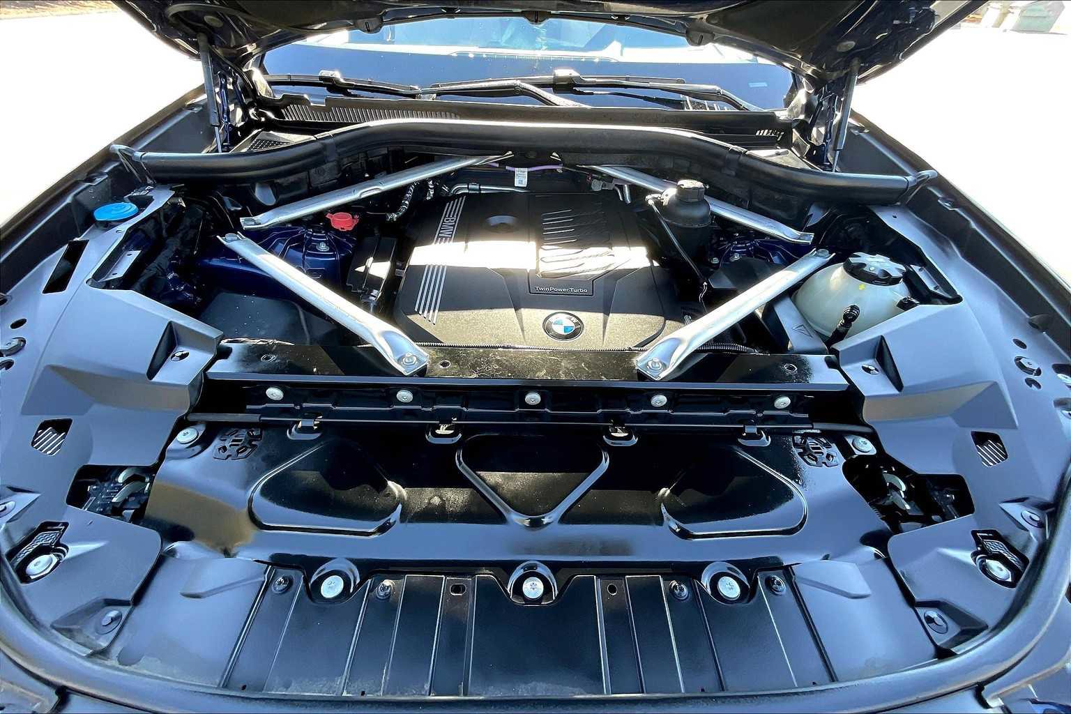 Used 2022 BMW X5 xDrive40i w/ M Sport Package image 13