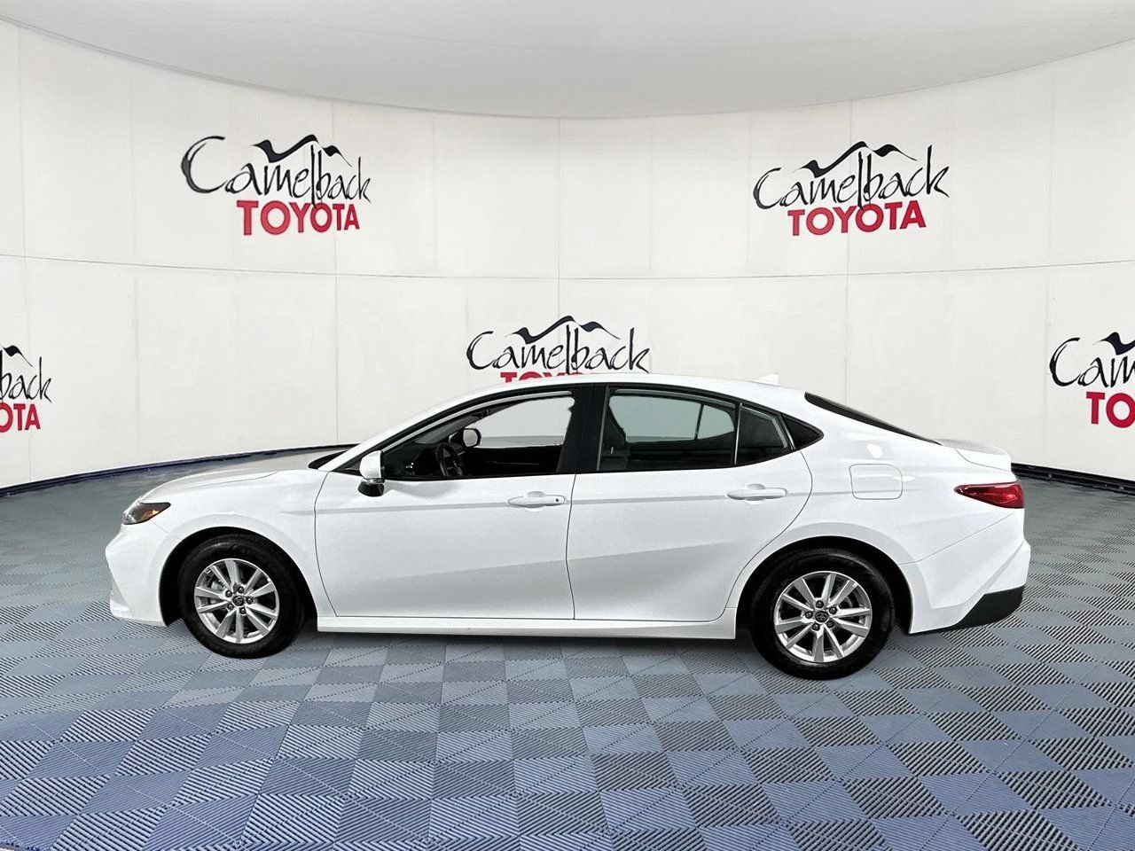 Used 2026 Toyota Camry LE FWD image 5