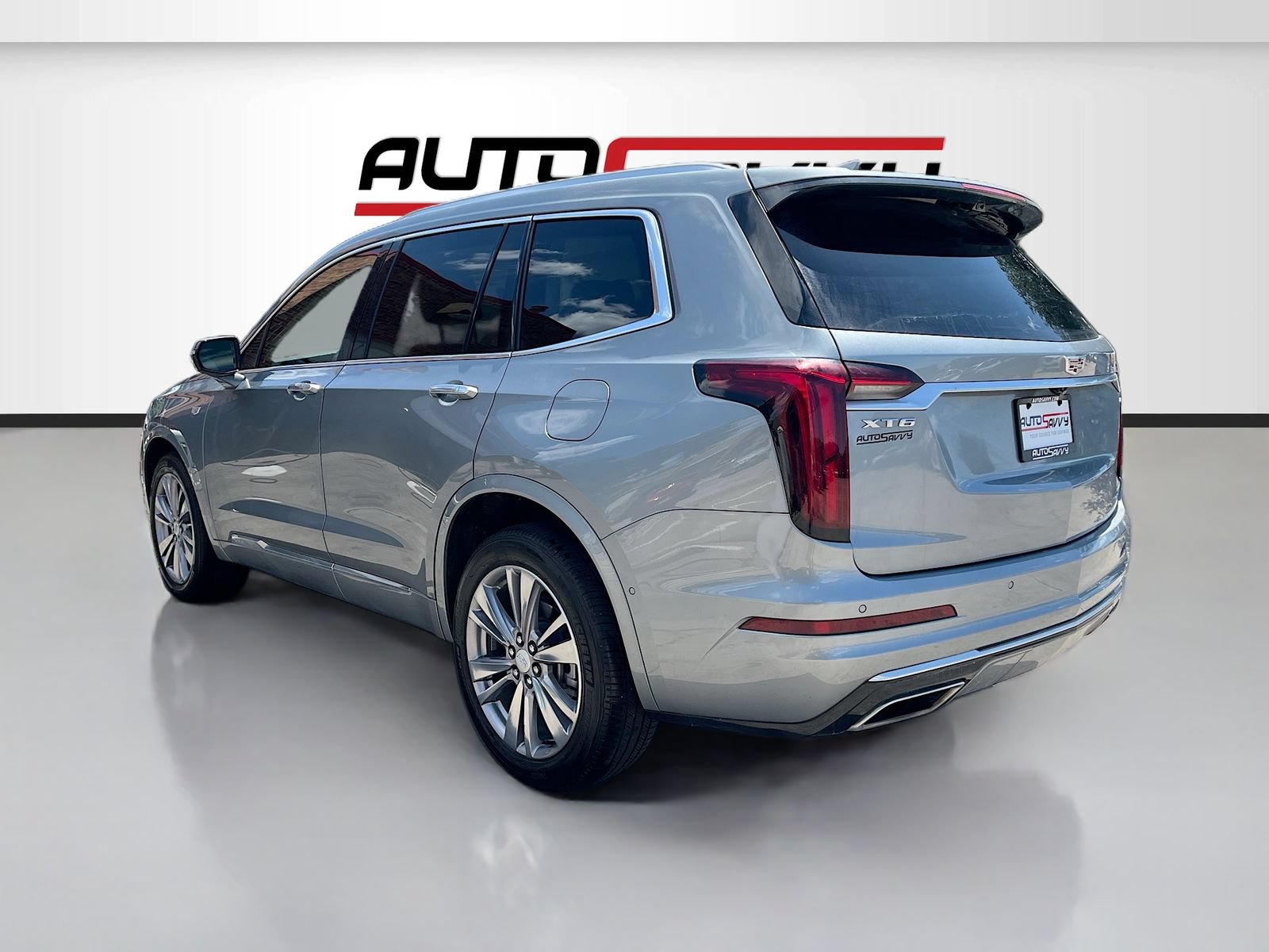 Used 2024 Cadillac XT6 Premium Luxury w/ Technology Package FWD image 5
