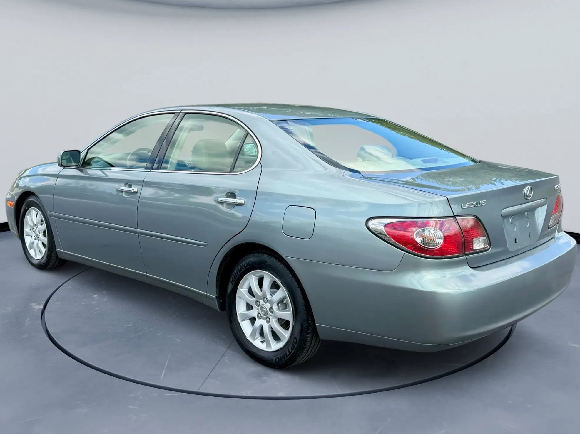 Used 2002 Lexus ES 330 FWD image 5